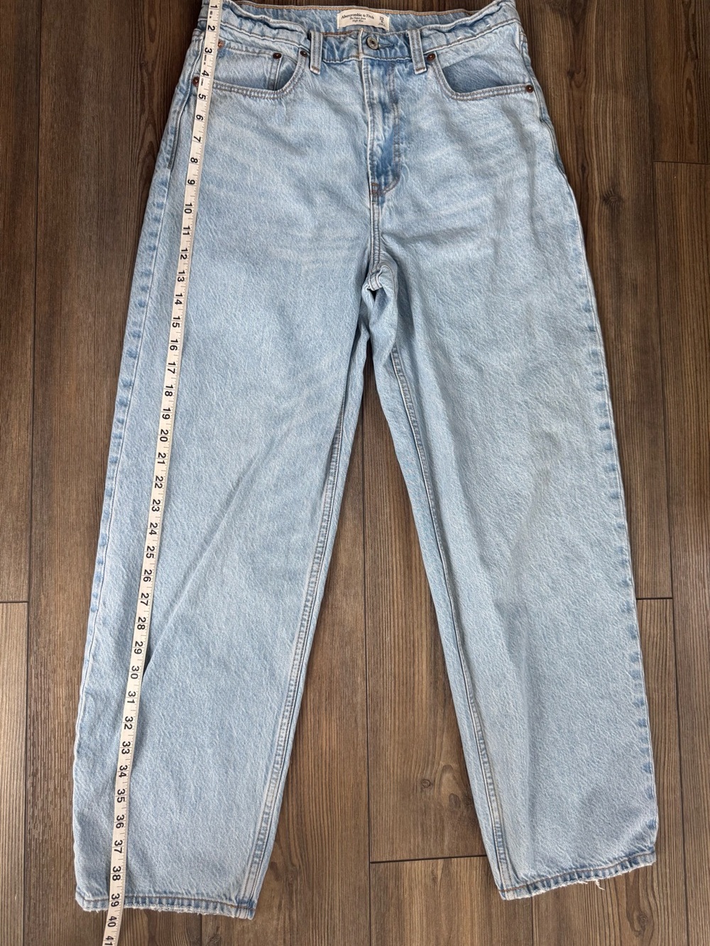 Abercrombie & Fitch The Taper Jean High Rise Light Wash Blue 29 / 8 s
